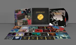 Kolekcja płyt Uriah Heep "50 Years in Rock" z okładkami i winylami. Wiele klasycznych utworów zespołu.